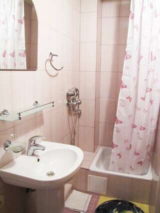 Гостиница У Кота Лазаревское Стандартный двухместный номер с 1 кроватью или 2 отдельными кроватями-8